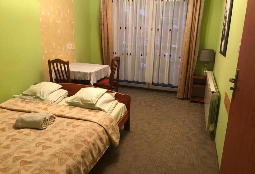 اتاق استاندارد, Willa Mona