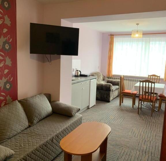 استودیوی استاندارد, Willa Mona