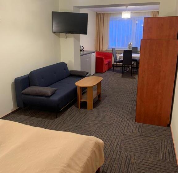 اتاق استاندارد سه نفره, Willa Mona