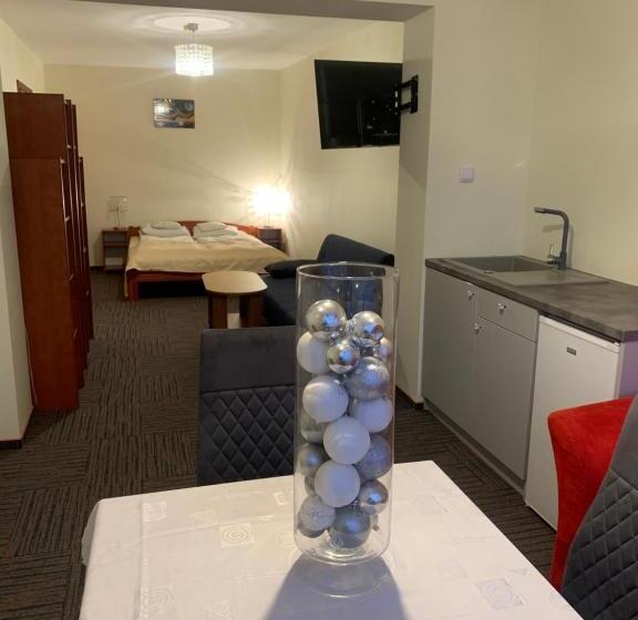 اتاق استاندارد سه نفره, Willa Mona