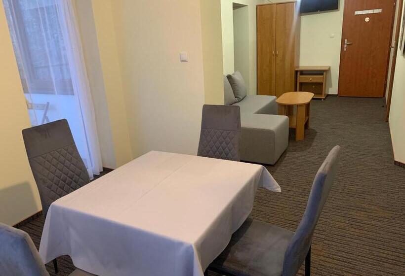 آپارتمان 1 خوابه با بالکن, Willa Mona