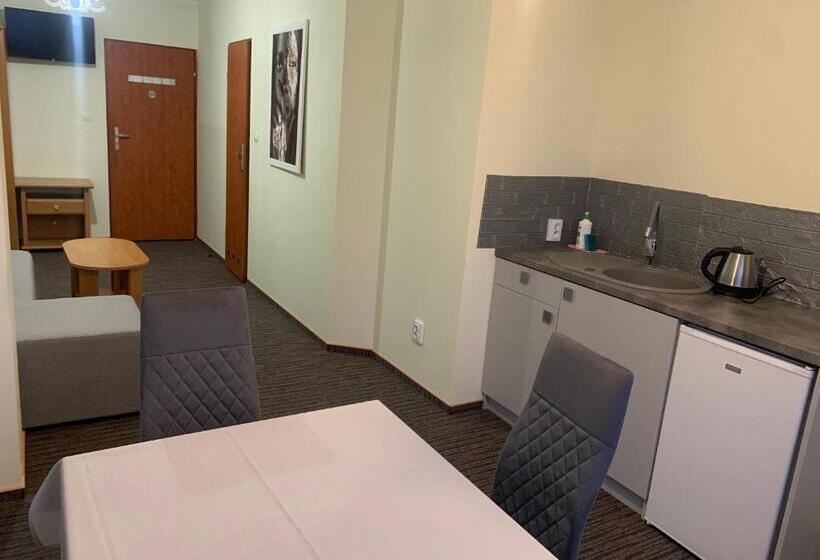 آپارتمان 1 خوابه با بالکن, Willa Mona