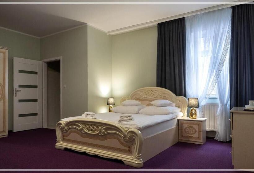 شقة غرفة واحدة, Perla