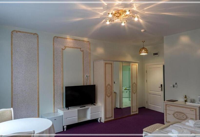 شقة غرفة واحدة, Perla