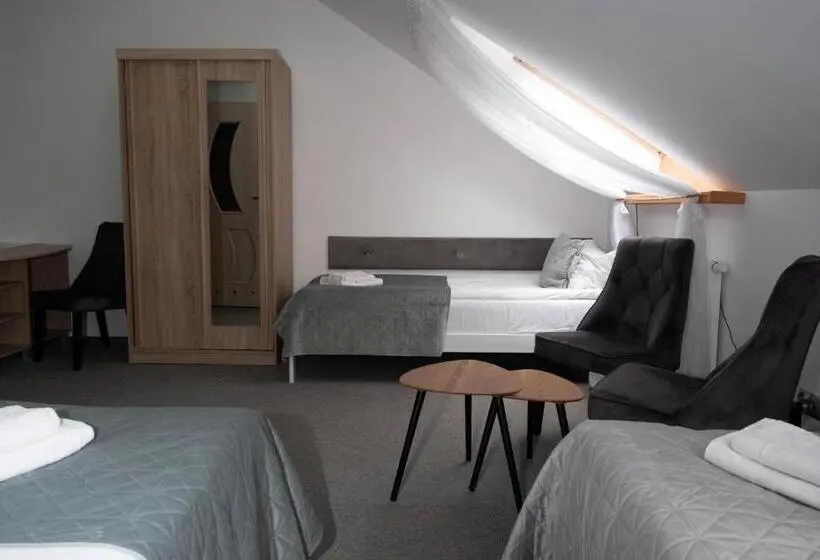Chambre Triple Standard, Perla