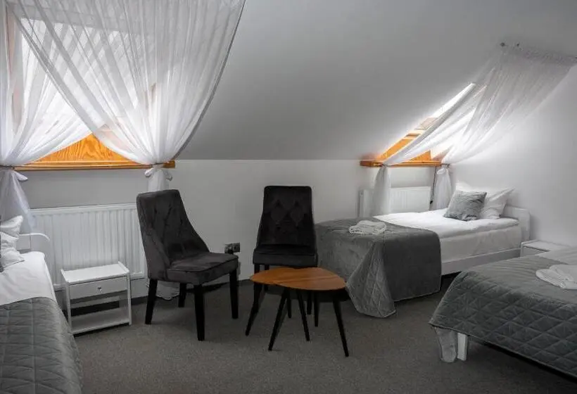 Chambre Triple Standard, Perla
