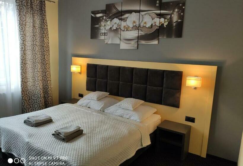 חדר סופריור, Dworek Peszków