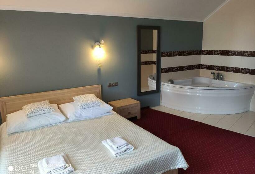 דירת חדר עם טרסה, Dworek Peszków