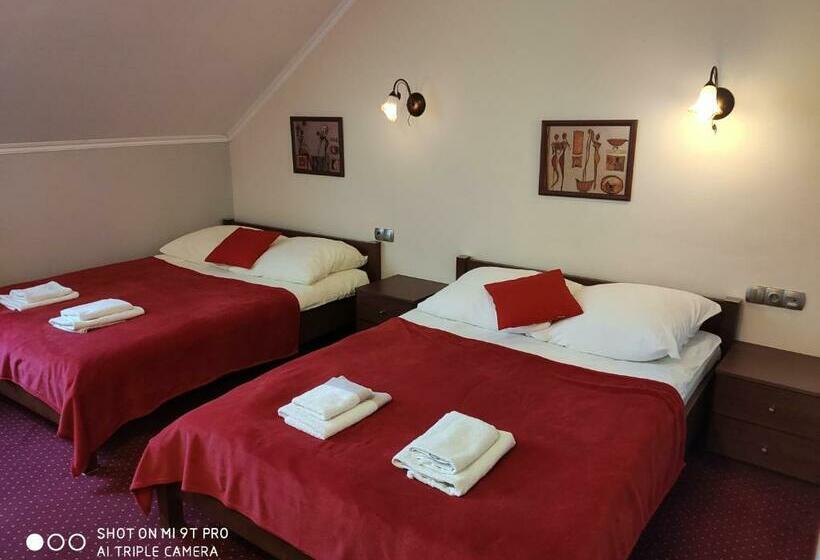 חדר סופריור, Dworek Peszków