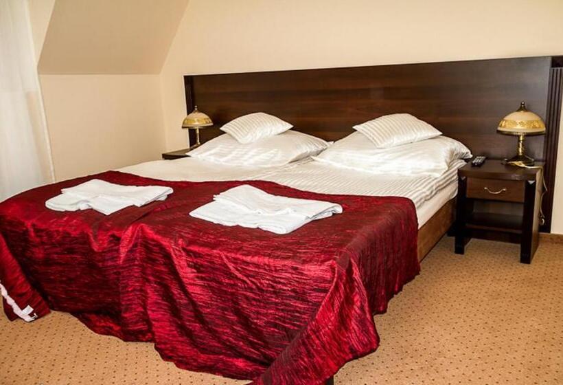 غرفة قياسية, Zajazd U Beaty I Violetty