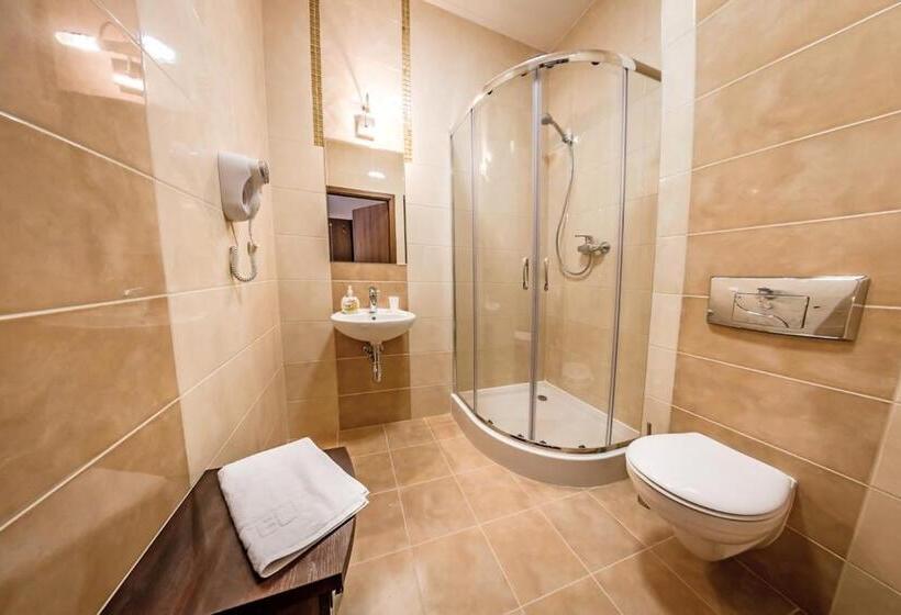 غرفة قياسية, Zajazd U Beaty I Violetty