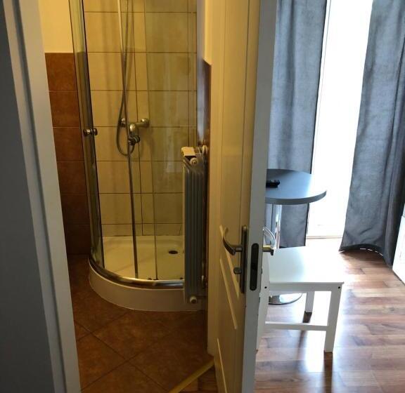 Номер Стандарт, Route 7 Rooms