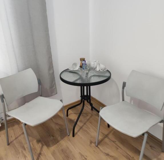 اتاق استاندارد, Hostel 36