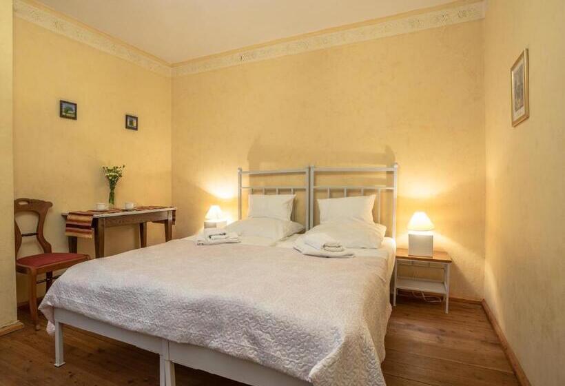 Номер Стандарт, Dom Potok