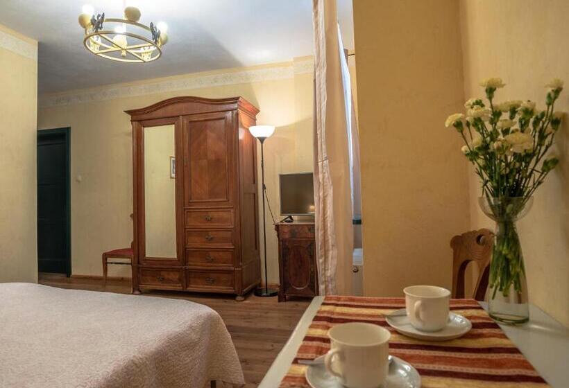 Номер Стандарт, Dom Potok