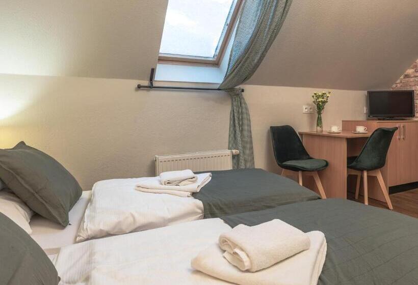 Номер Стандарт, Dom Potok