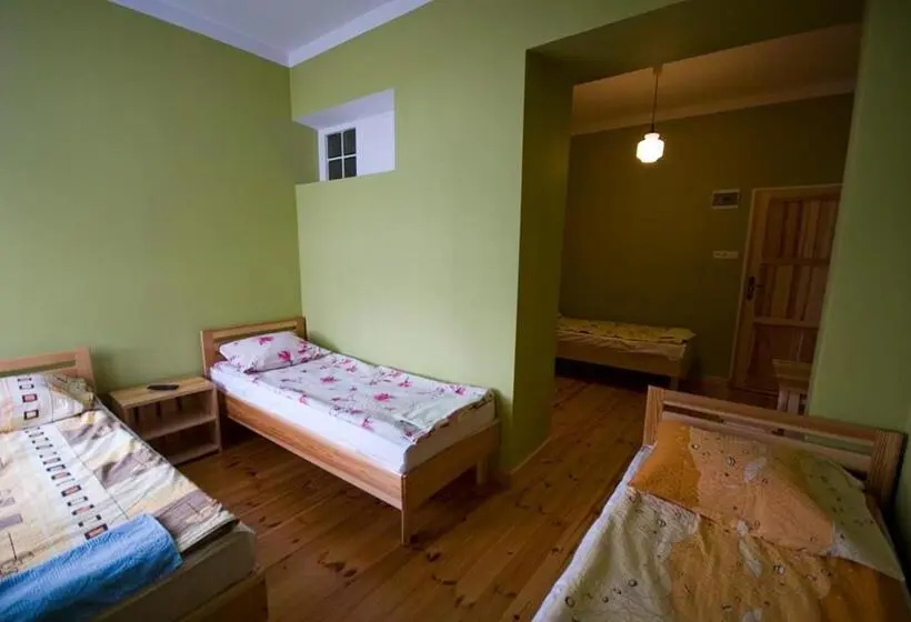 Chambre Standard, Iskra