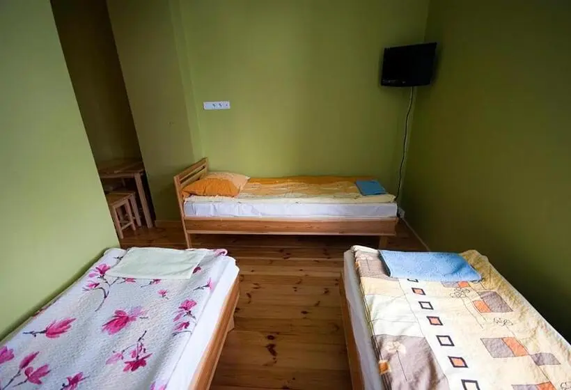 Chambre Quadruple Standard, Iskra