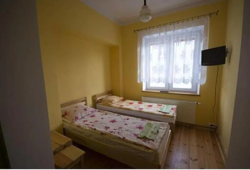 Chambre Quadruple Standard, Iskra