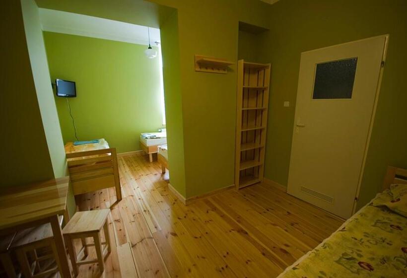 غرفة قياسية رباعية, Iskra