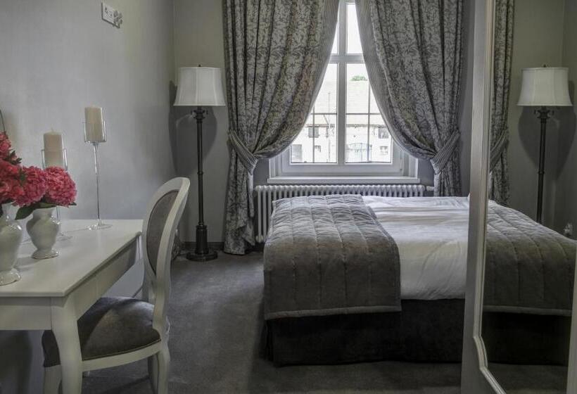 חדר סטנדרט, Pałac W Bądzowie