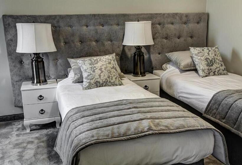 חדר דלוקס, Pałac W Bądzowie