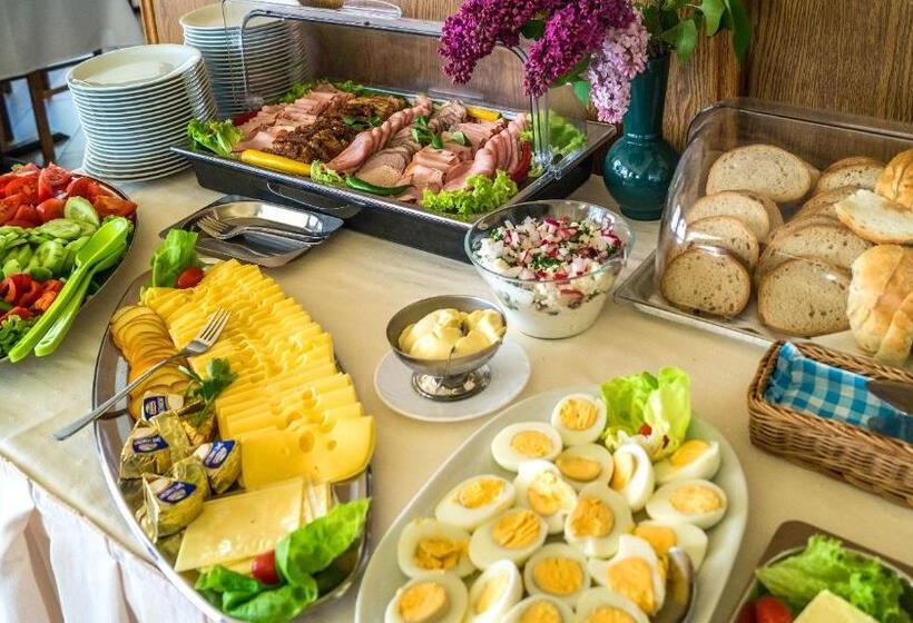 标准三人间, Pensjonat Na Górce   Widok Na Jezioro Solińskie I Góry 534 556 639