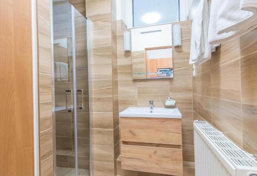 标准间, Pensjonat Na Górce   Widok Na Jezioro Solińskie I Góry 534 556 639