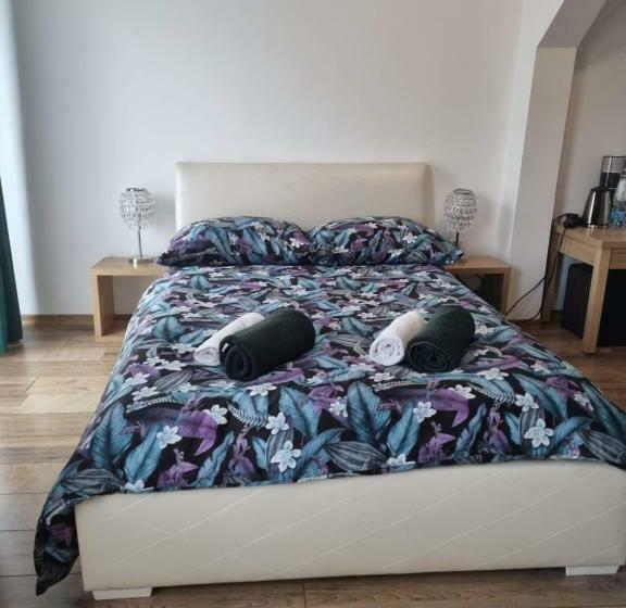 חדר סטנדרט, Przy żelaznym Moście