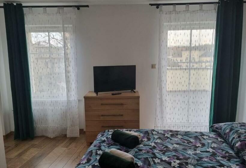 חדר סטנדרט, Przy żelaznym Moście