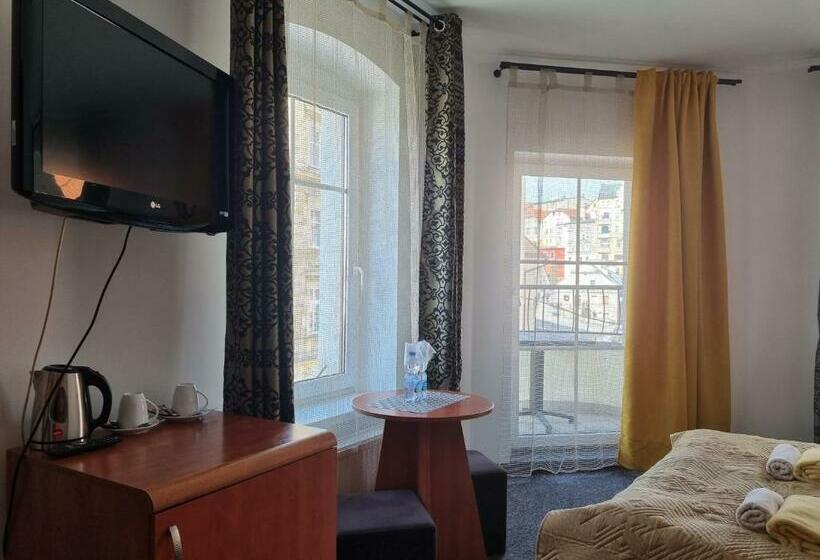 חדר סטנדרט, Przy żelaznym Moście