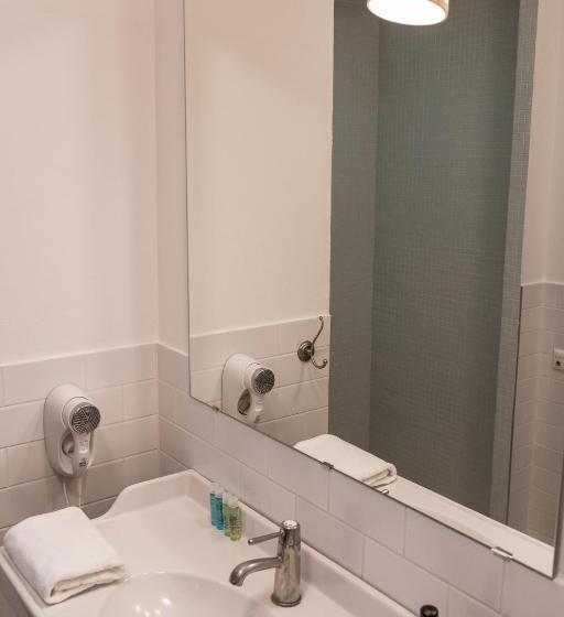 اتاق استاندارد, Trybunalska