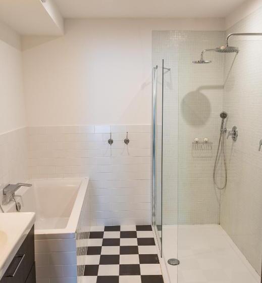 اتاق سوپریور با چشم‌انداز شهر, Trybunalska