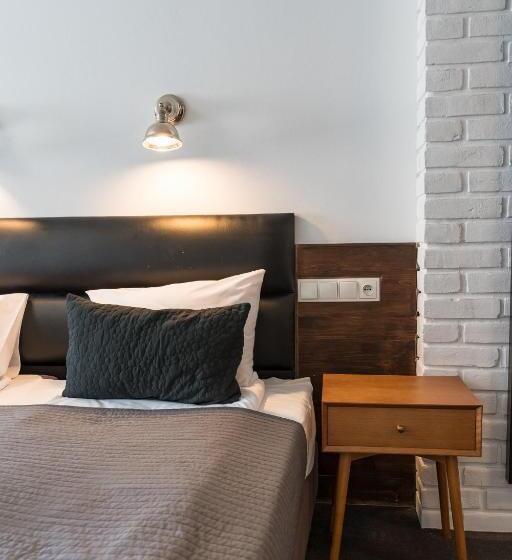 اتاق سوپریور با چشم‌انداز شهر, Trybunalska