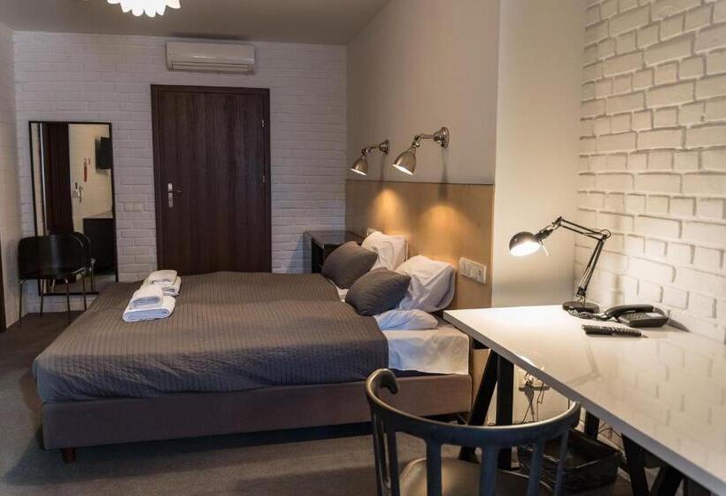 اتاق استاندارد, Trybunalska