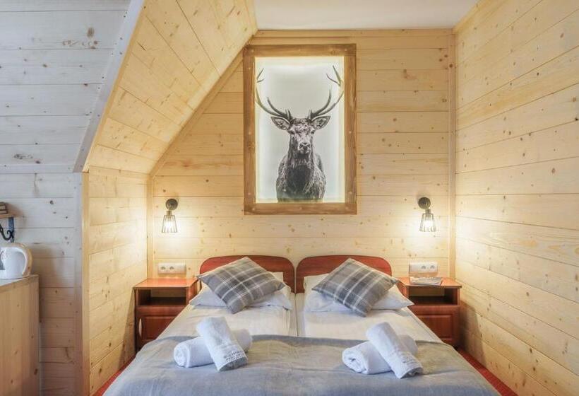 חדר סטנדרט לשלושה עם מרפסת, Willa Swoboda Garden Spa