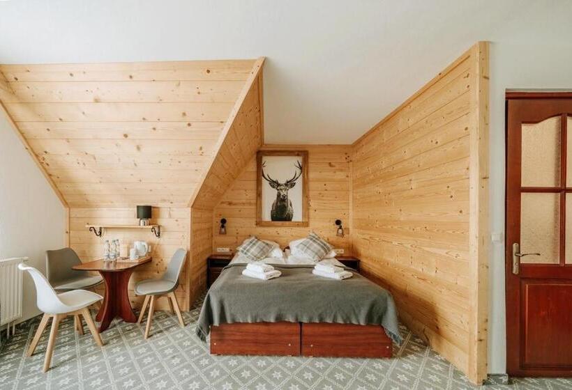 חדר סטנדרט לשלושה עם מרפסת, Willa Swoboda Garden Spa