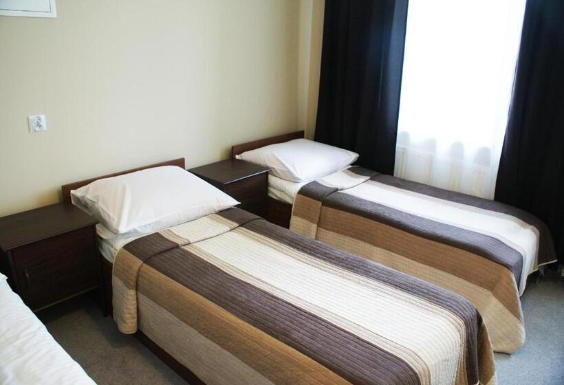 اتاق استاندارد سه نفره, Hostel Zamość   Pokoje Gościnne