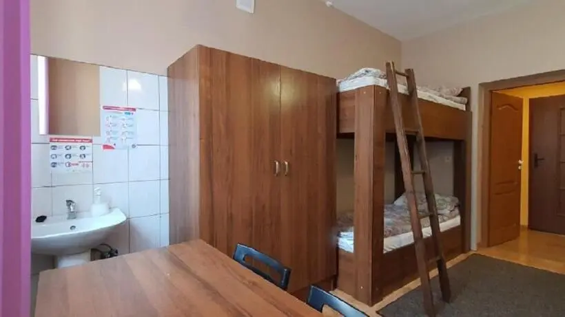 浴室共有スタンダード４人用ルーム, Hostel Zamość   Pokoje Gościnne