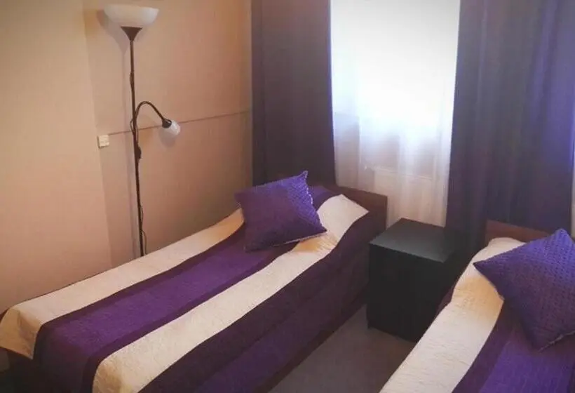 バス共有のスタンダードルーム, Hostel Zamość   Pokoje Gościnne