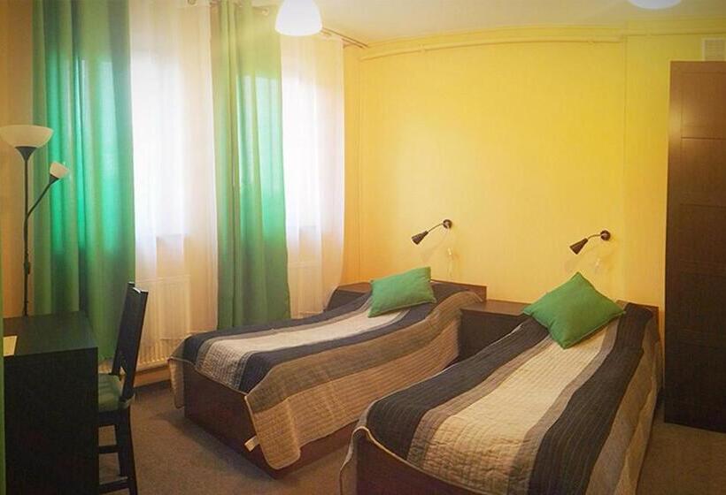 اتاق استاندارد با سرویس بهداشتی مشترک, Hostel Zamość   Pokoje Gościnne