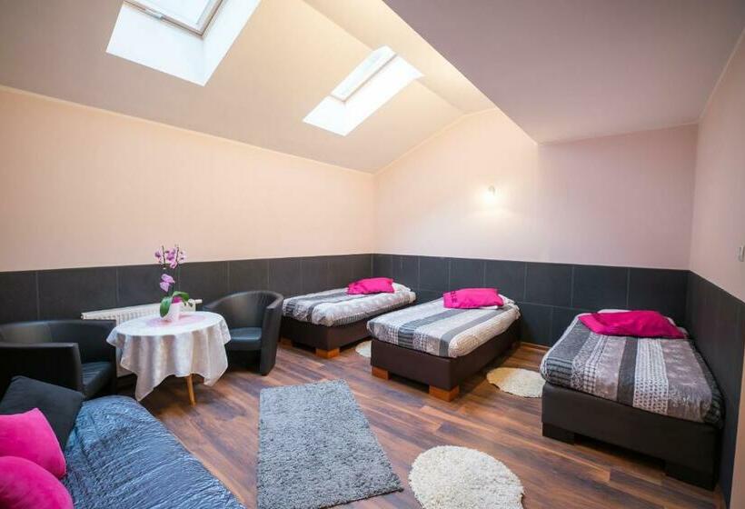 اتاق کلاسیک سه تخته, Dolce Vita