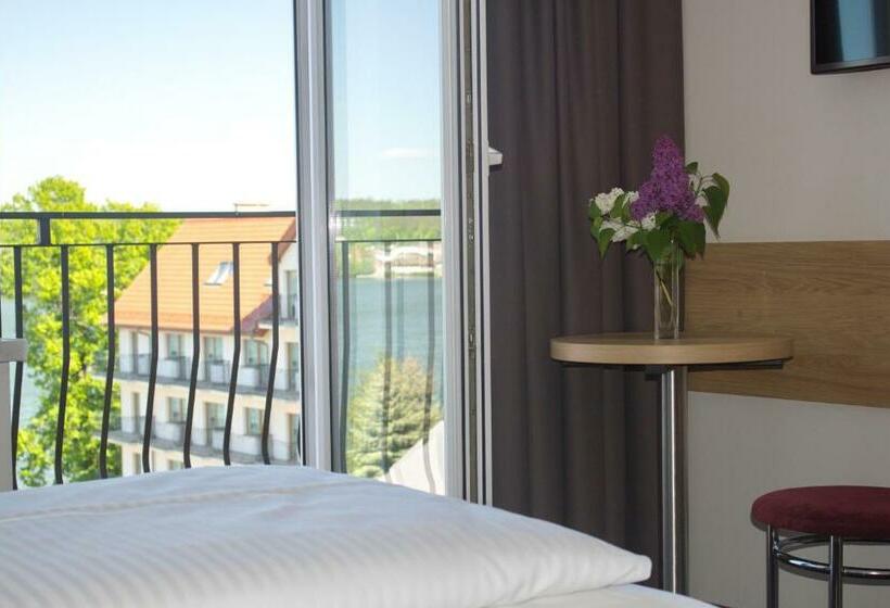 اتاق استاندارد با چشمانداز دریاچه, Huszcza