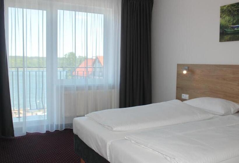 اتاق استاندارد با چشمانداز دریاچه, Huszcza