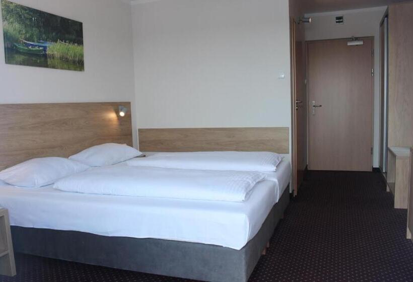 اتاق استاندارد با چشمانداز دریاچه, Huszcza