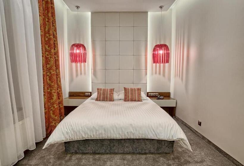 דירת חדר, Kamieniczka