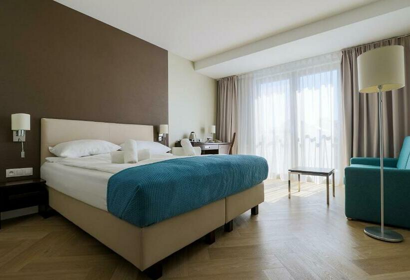 חדר סופריור, Meridian