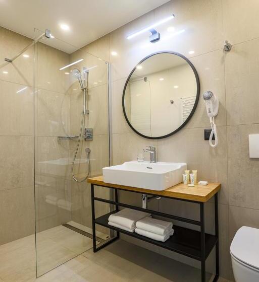 דירת חדר סופריור, Meridian