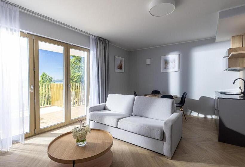 דירה בת חדר שינה 1 עם מרפסת, Meridian