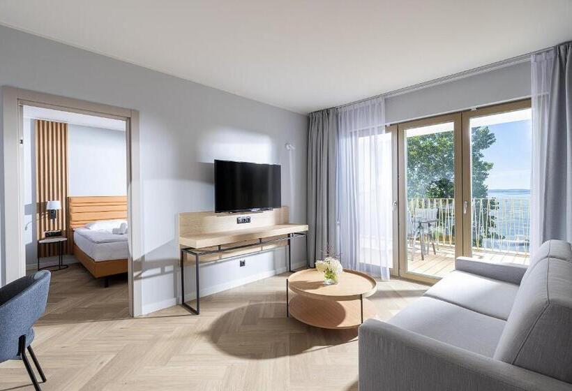 דירה בת חדר שינה 1 עם מרפסת, Meridian